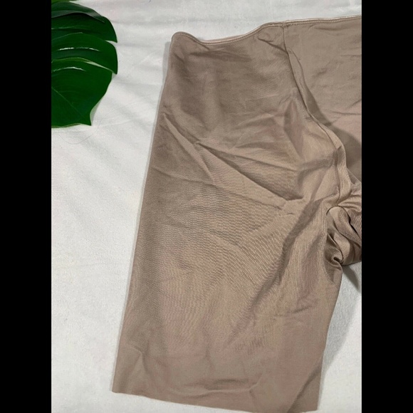 NEW Spanx‎ Slimplicity Mid-Thigh Shaper Sandcastle - Picture 8 of 9